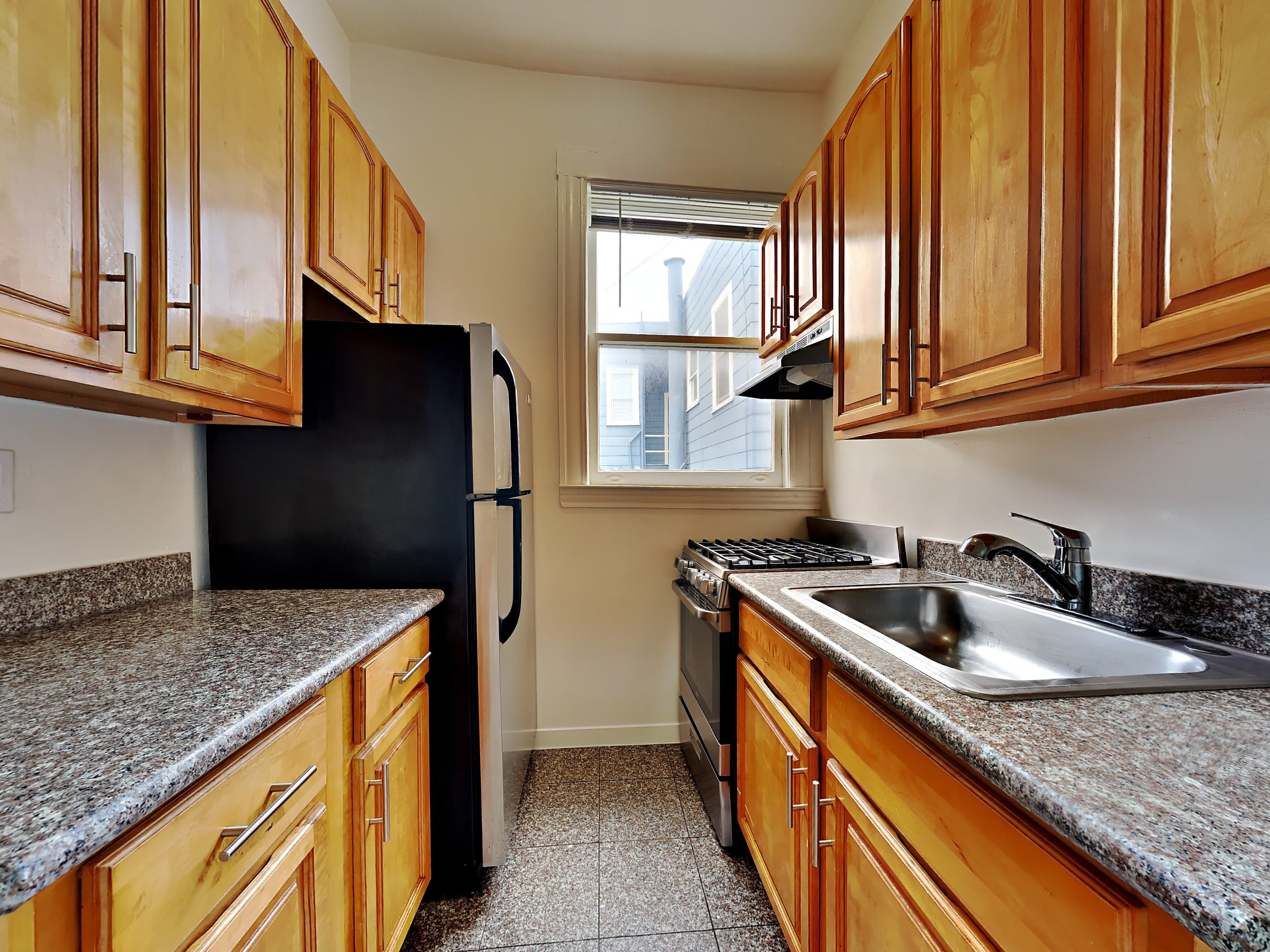 2BR/1BA Apartment on Oak St. · San Francisco